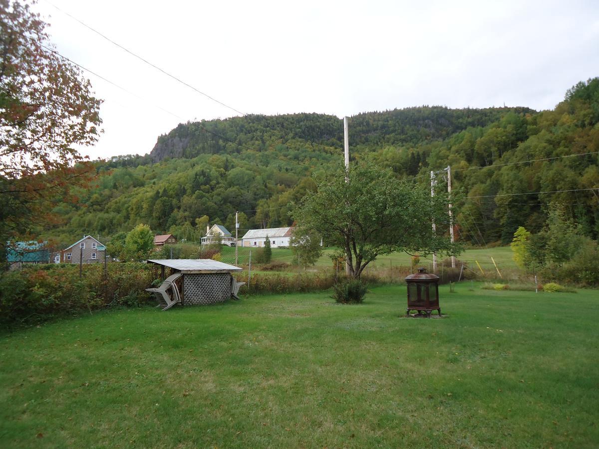 Chalet Saint-Thomas LʼAnse-Saint-Jean Extérieur photo